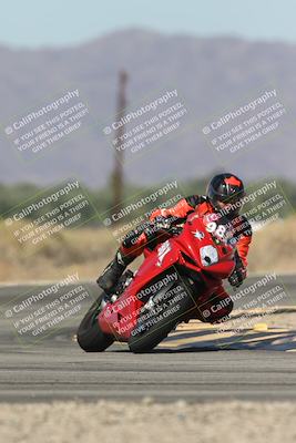 media/Oct-13-2025-Moto Forza (Mon) [[a66d839500]]/3-B Group/Session 3 (Turn 16)/